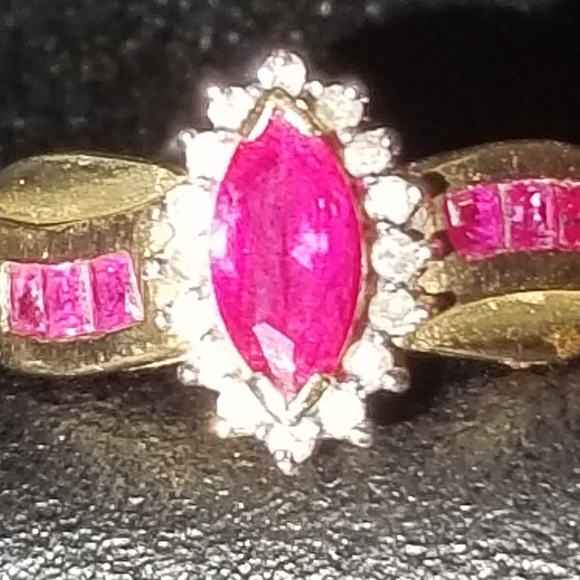 Ruby Red & White Diamond Sz.7 Ring 10k Solid Yellow Gold - Picture 3 of 8